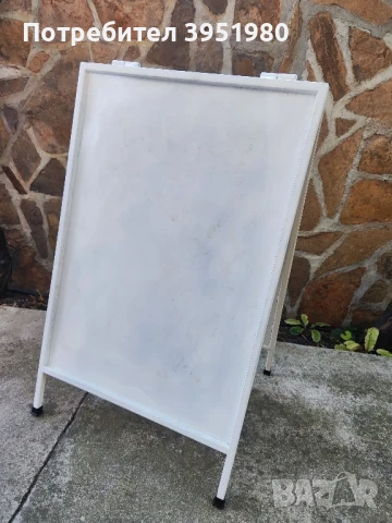 Рекламна метална стойка