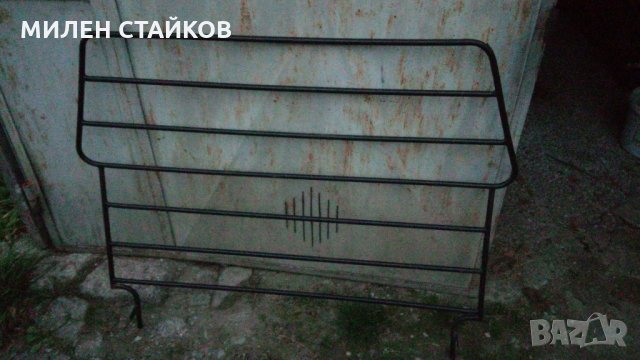 Продавам преграда за куче или багаж.Решетка,разделителна пътници-товар