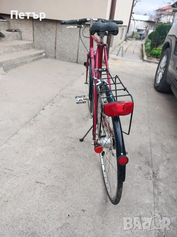 Продавам велосипедите н снимката червеният е шосе, синият е градски. 130€ и 160€