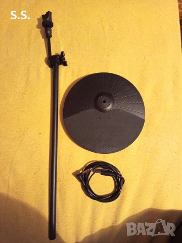 Пад за електронни барабани Alesis, снимка 2 - Ударни инструменти - 52856802