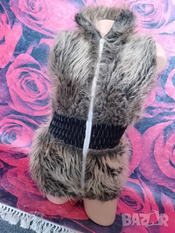 Кафяво пухкаво елече с еко косъм и цип С 