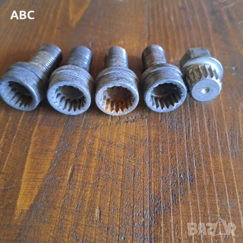 Оригинални секретни болтове Vw, Audi , снимка 2 - Части - 51103455