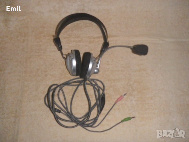 Продава слушалки с микрофон