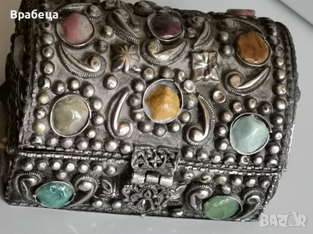 Възрожденска кутийка за бижута , снимка 9 - Антикварни и старинни предмети - 36559743