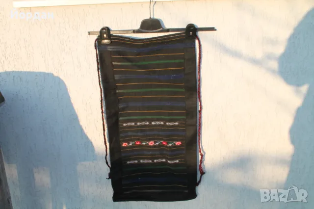 Стара вълнена престилка 