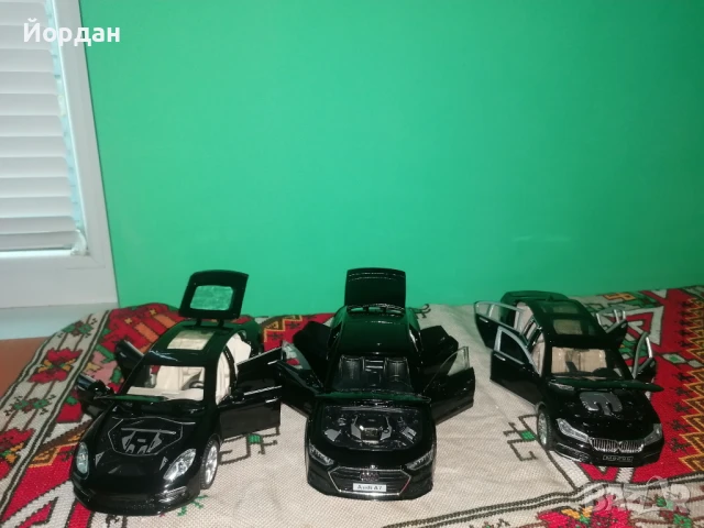 Метални колички с отварящи се врати,работещи фарове и звук от двигател, снимка 2 - Колекции - 51132382