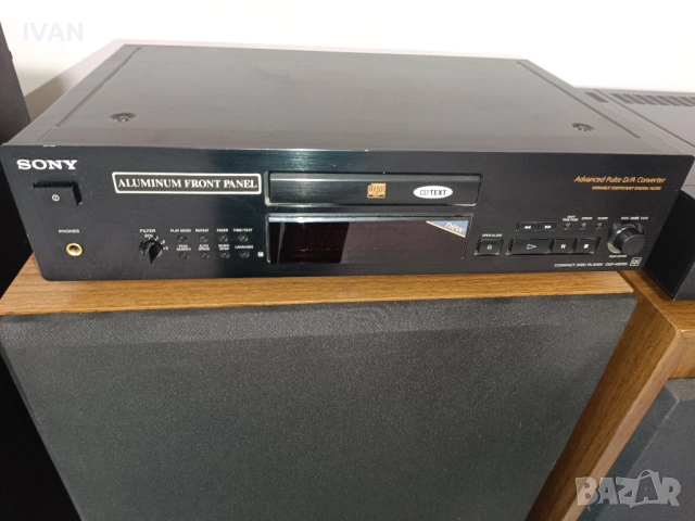 продавам цд плеяр-SONY CDP-XB720 QS