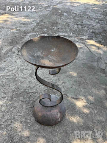 Пепелник от ковано желязо, снимка 2 - Антикварни и старинни предмети - 50703741