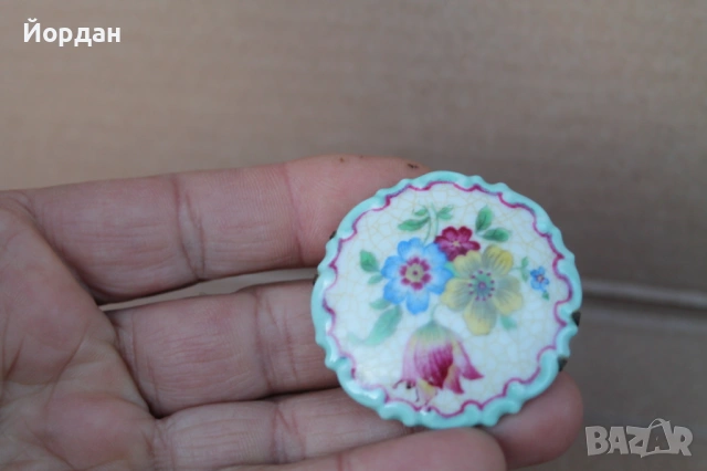 Немска порцеланова брошка ''Rosenthal'' със сребърна игла