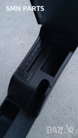 • Продавам подлакътник за голф 5 кожен и нормален (черен, сив и бежов) с къпхолдер, снимка 3 - Части - 49032690