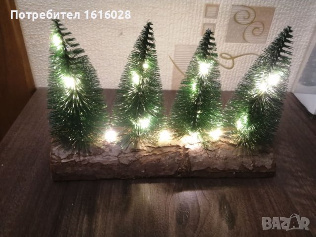 Коледна декорация. 4 Елхи на пънче с 20 LED светлини. , снимка 1 - Декорация за дома - 42692404