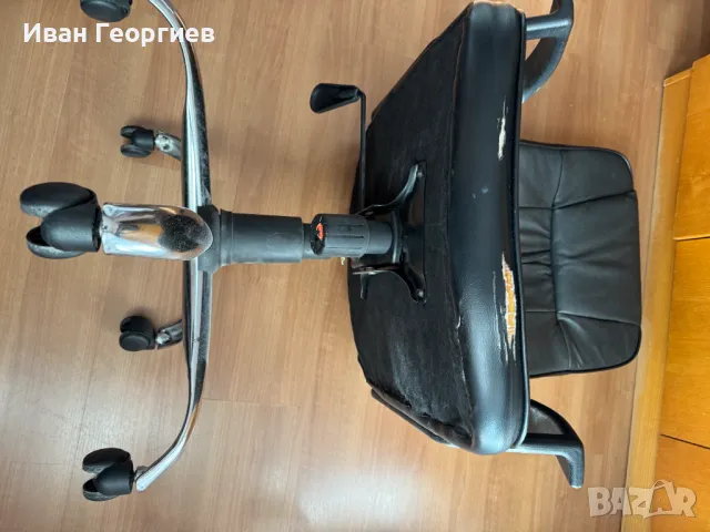 Офис стол  от изкуствена кожа с облегалки за ръцете, на колела , снимка 12 - Столове - 48654485