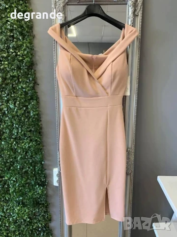 Елегантна дамска рокля цвят праскова