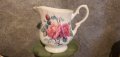  Roy Kirkham English Rose Fine Bone China Красива порцеланова каничка–Отлична!, снимка 1 - Сервизи - 30598720