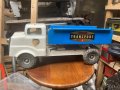 Ретро ламаринена играчка камион Triang Lorry, снимка 1