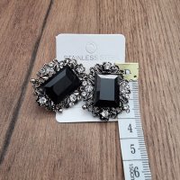 Красиви обеци по ухото с черен камък и кристали-модел 11, снимка 2 - Обеци - 39205964