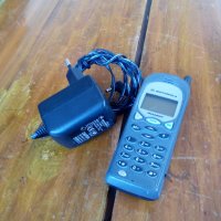 Стар телефон,GSM Motorola, снимка 1 - Други ценни предмети - 29320914