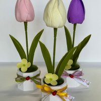 Сапунени лаленца в керамична кашпа за 8-ми март, снимка 3 - Подаръци за жени - 44236646