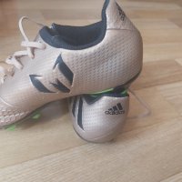 Футболни обувки Adidas , снимка 1 - Футбол - 42919257