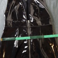 S/M Divided by H&M черна лачена/винил рокля с дълбоко деколте и цип отпред, снимка 15 - Рокли - 42588968