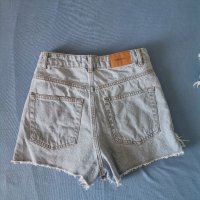 Дънкови къси панталони, снимка 2 - Къси панталони и бермуди - 36708516
