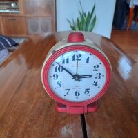 Стар настолен часовник будилник Янтар,Jantar #5, снимка 1 - Антикварни и старинни предмети - 39375829