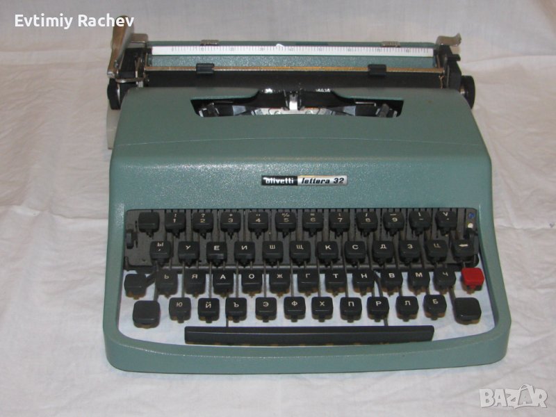 Продавам портативна пишеща машина  Olivetti Lettera 22, снимка 1