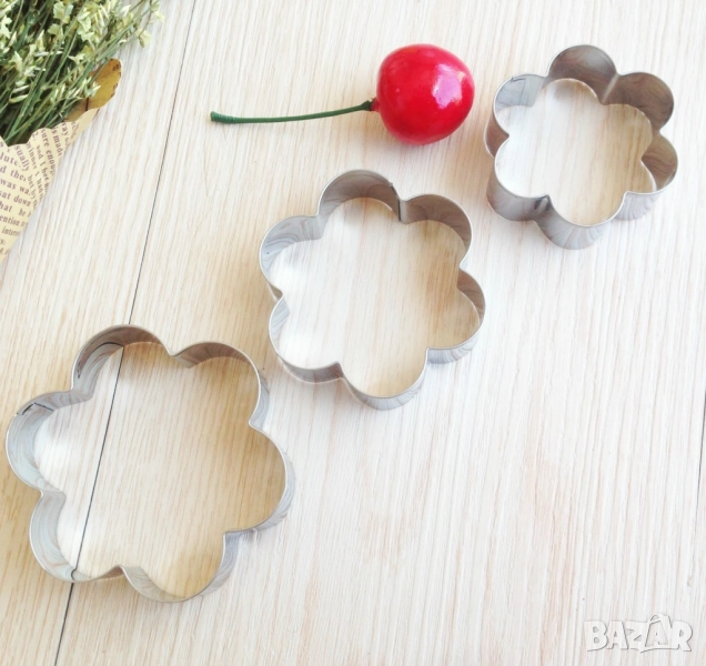 🍪 Комплект от 12 алуминиеви форми за бисквити  , снимка 1