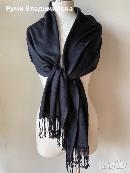 Черен шал на черни цветя, снимка 1