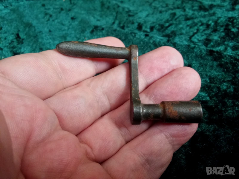 стара часовникарска манивела - ключ за стенен часовник, снимка 1