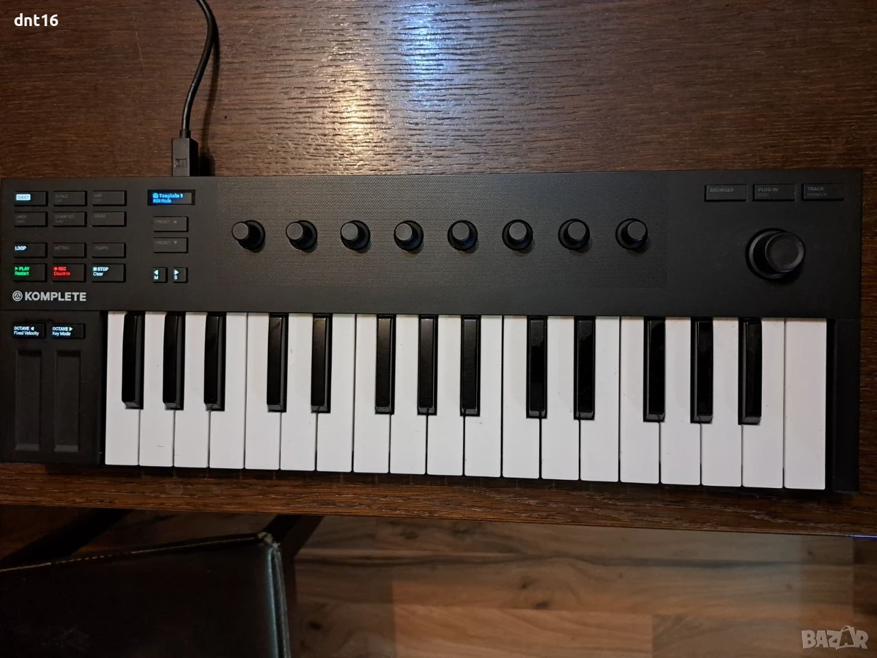 Миди клавиатура Komplete Kontrol M32, снимка 1