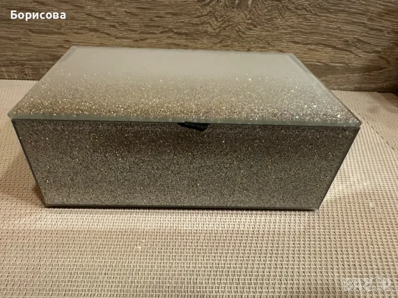 Кутия за бижута, снимка 1