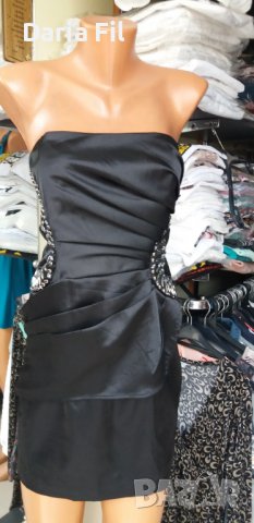 УНАКАЛНО КРАСИВА черна сатетирана рокля със сребристи камъчета и пайети , снимка 2 - Рокли - 38833873
