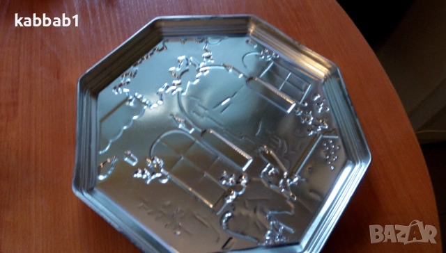 Метална кутия за бисквити и шокола с картини на Виктор Швайко - Viktor Shvaiko, снимка 16 - Колекции - 53359810