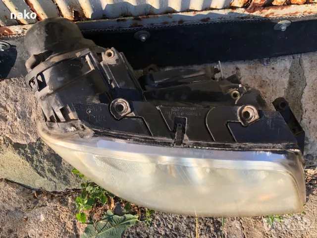 Десен фар за Пасат 5,5 2003 г., снимка 2 - Части - 50244764