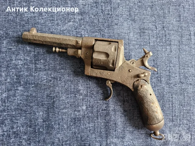 Старинен револвер Bodeo 1889 – войнишки – Италия, снимка 3 - Антикварни и старинни предмети - 56272430