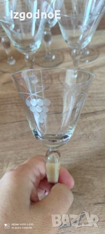 Стар стъклен сервиз с гравюра грозде за вино или ракия, снимка 2 - Сервизи - 42850864