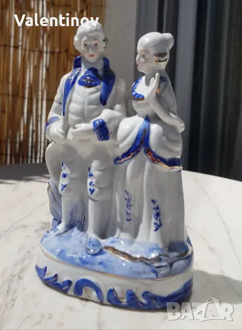 Старинна порцеланова статуетка 