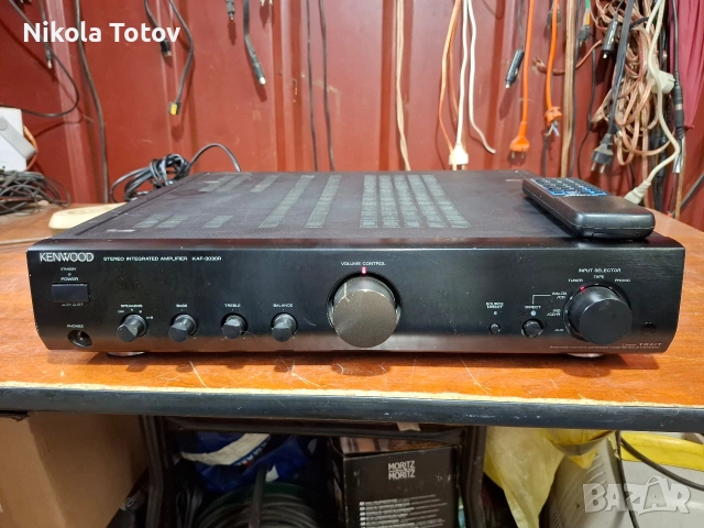 Продава се усилвател Kenwood KAF-3030R. 