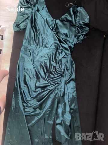 Сатенирата рокля в тъмно зелено, снимка 2 - Рокли - 51441639