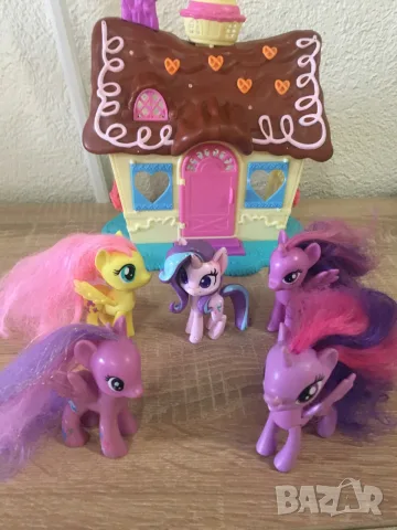 Понита от My little pony с къщичка