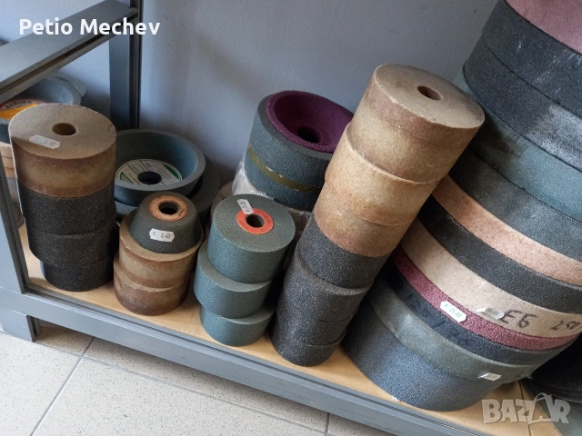 Абразиви , инсроменти и резервни части за металообработка.