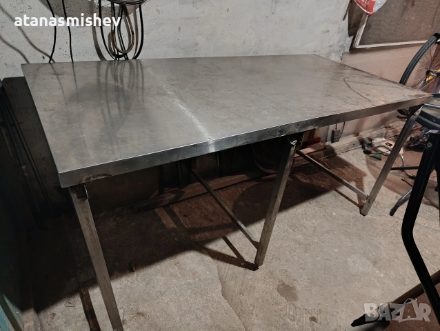 Маса от неръждаема стомана 