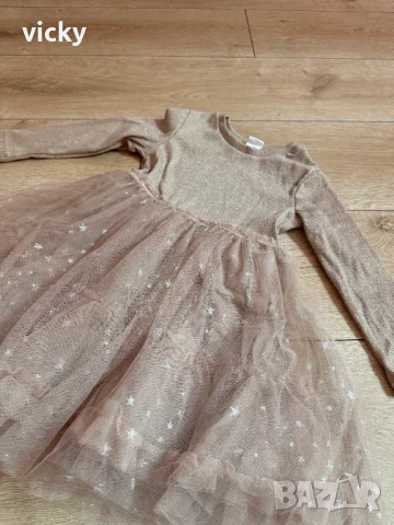 Приказна детска рокля със златна нишка, размер 98, снимка 2 - Детски рокли и поли - 48530430