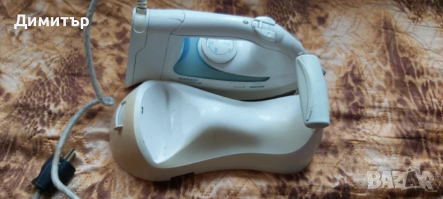 Продавам ютия Филипс със стойка , снимка 4 - Ютии - 51268778