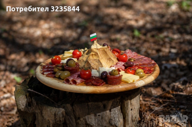 Дървено плато за сервиране