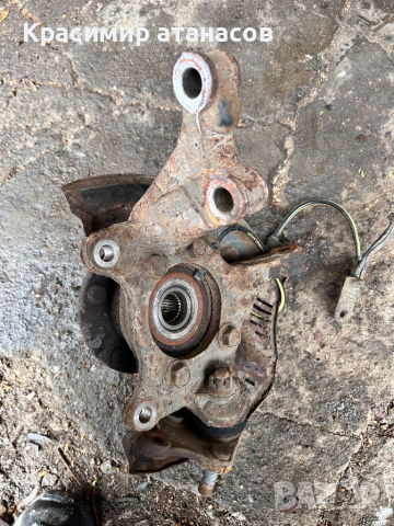 Шенкел главина предна десен  за Тойота Аурис.2007-2012г, снимка 2 - Части - 44673375