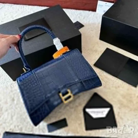 Balenciaga Дамска чанта, кожа, снимка 3 - Чанти - 56030944