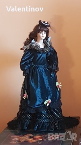 Голяма порцеланова кукла със стойка , снимка 2 - Кукли - 37672310