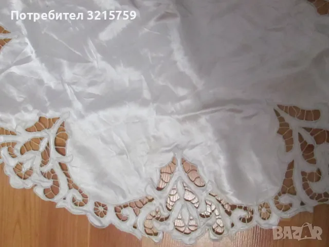 Покривка , каре -сатен ,рязана бродерия ,60х54см., снимка 2 - Покривки за маси - 50302696